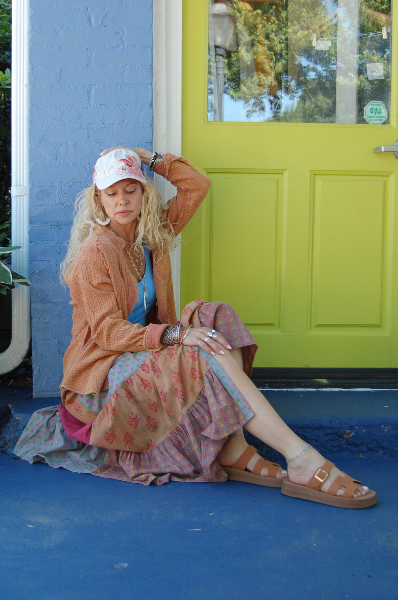 The Angie Crinkle Top in Taupe