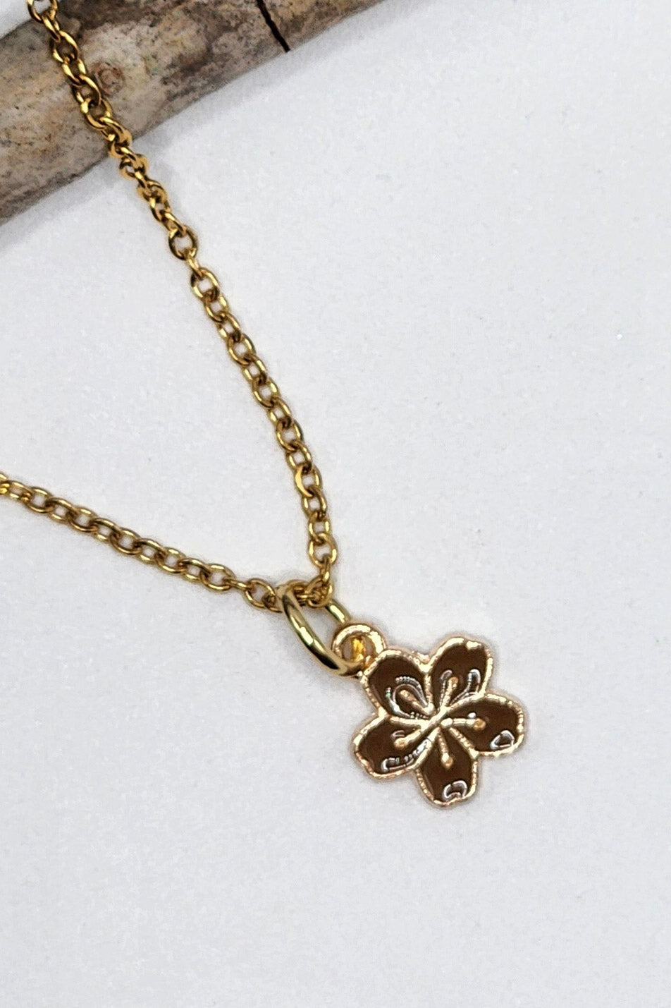 Hawiian Flower Charm