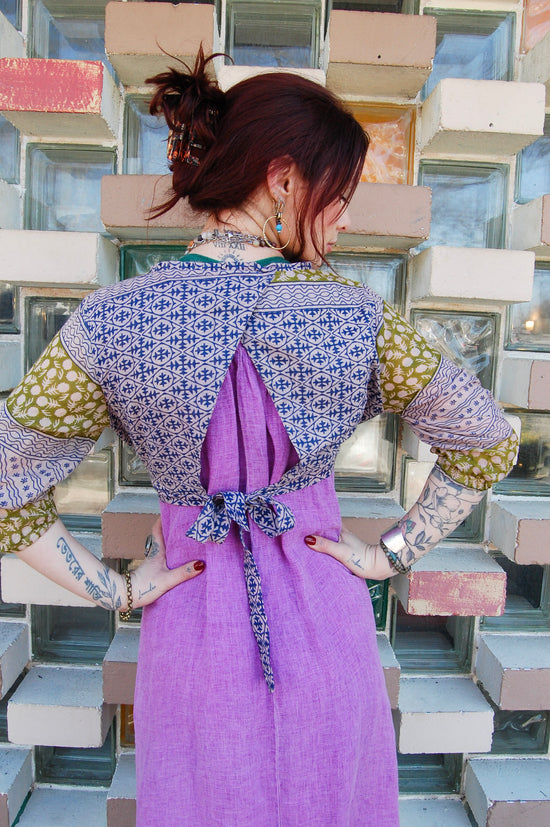 Load image into Gallery viewer, Printed V-Neck Blouse in Multi
