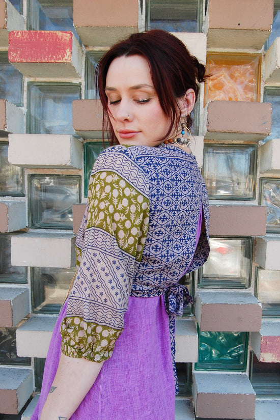 Load image into Gallery viewer, Printed V-Neck Blouse in Multi

