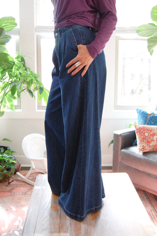 The Celeste Super Wide Leg Jeans in Dark Wash