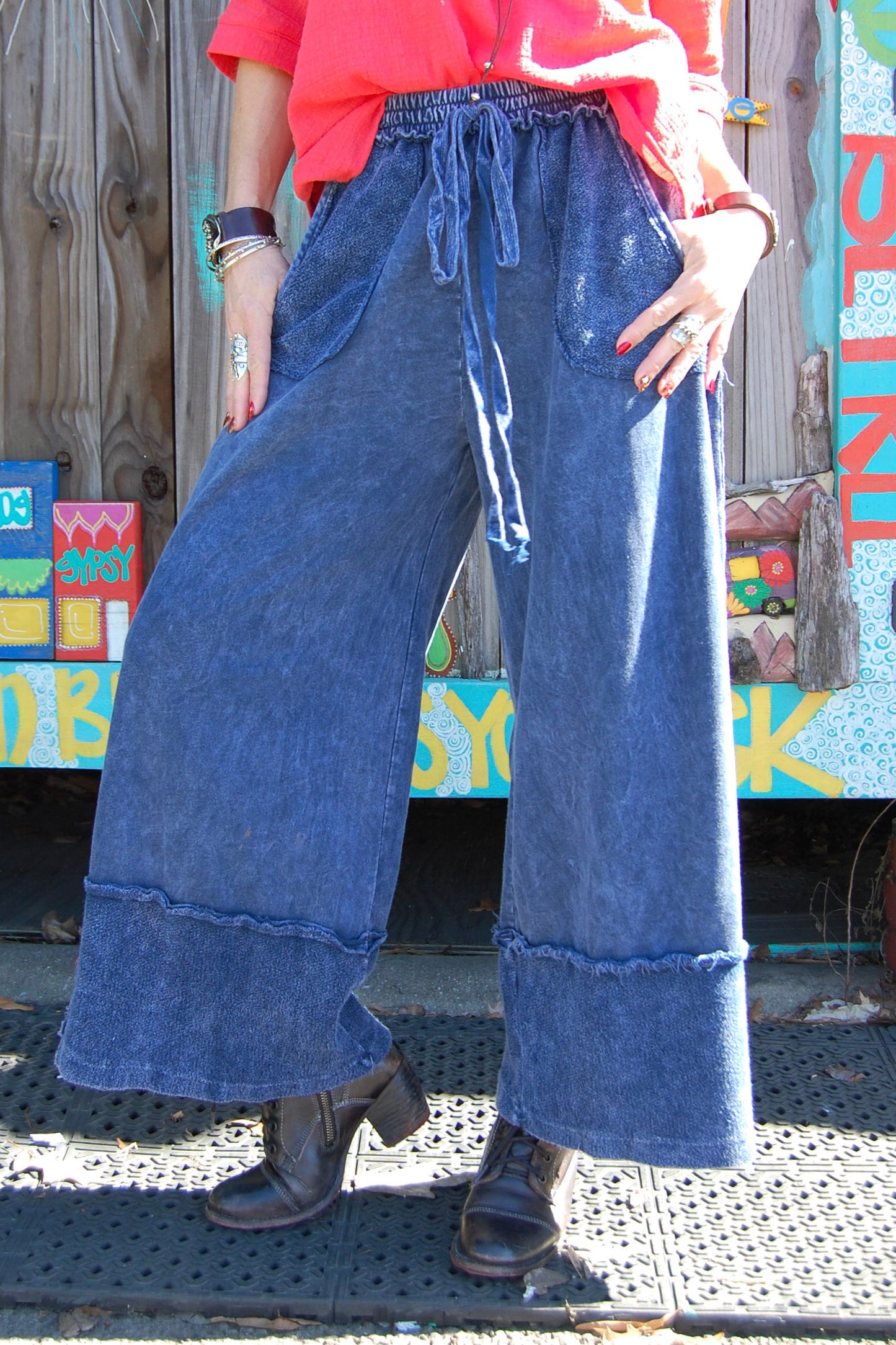 Rorie Raw Hem Pants in Navy