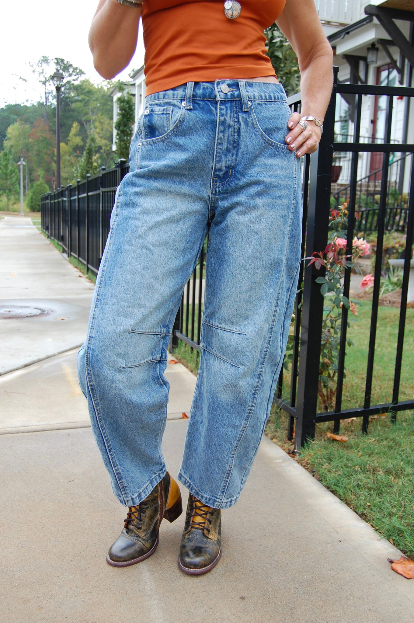 The Cora Crop Barrel Jeans in Denim