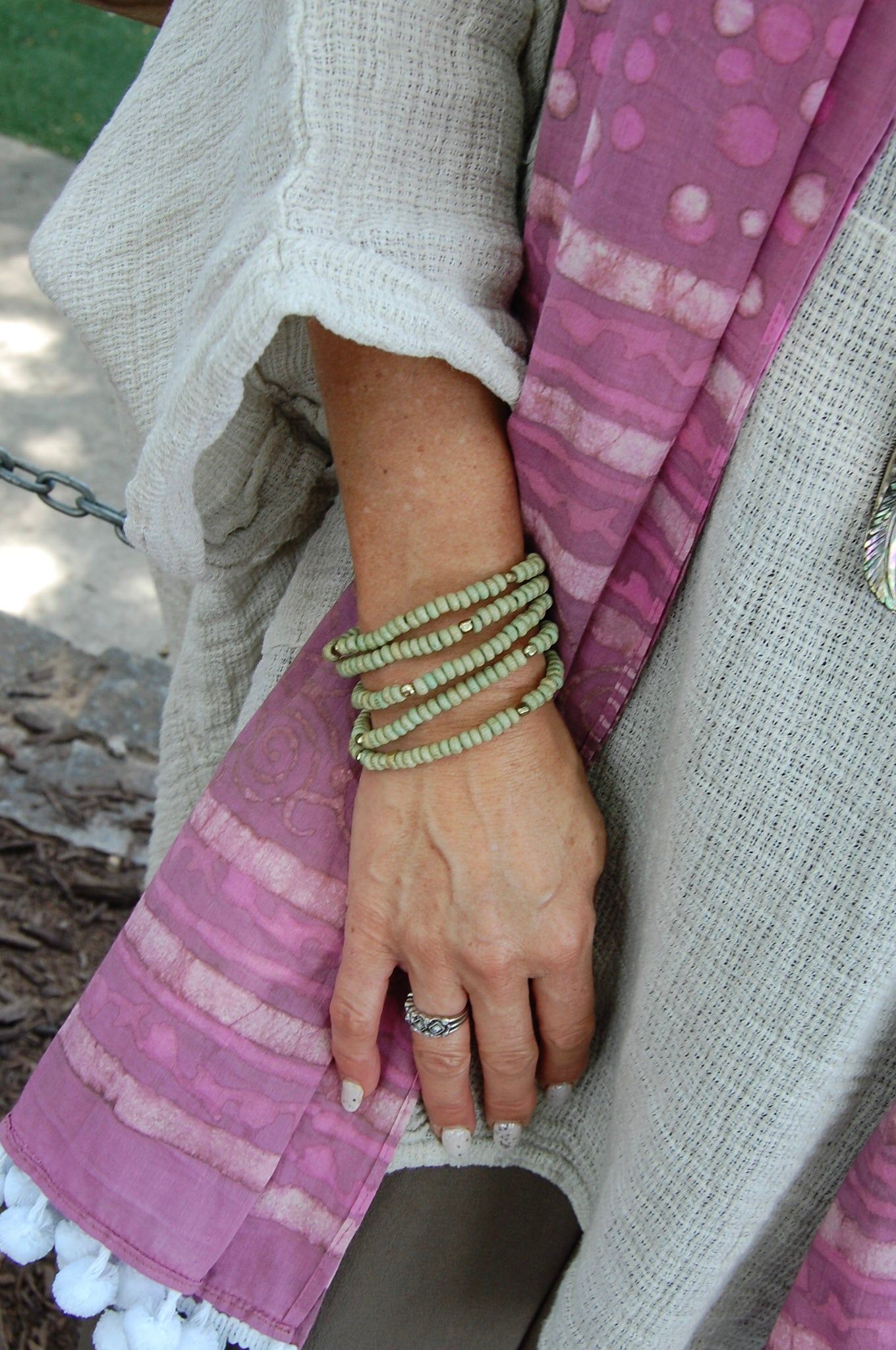 The Anju Yasmin Beaded Stretch Bracelet in Green