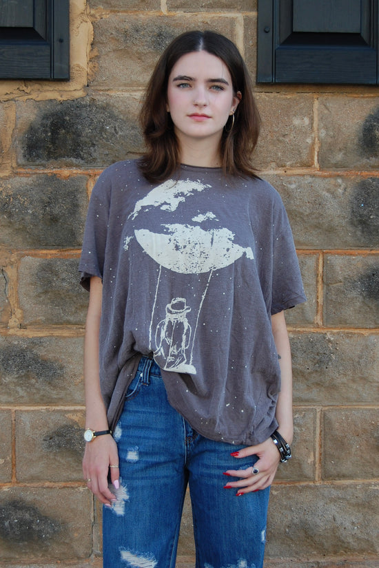 Magnolia Pearl Swing From The Moon Tee in Ozzy