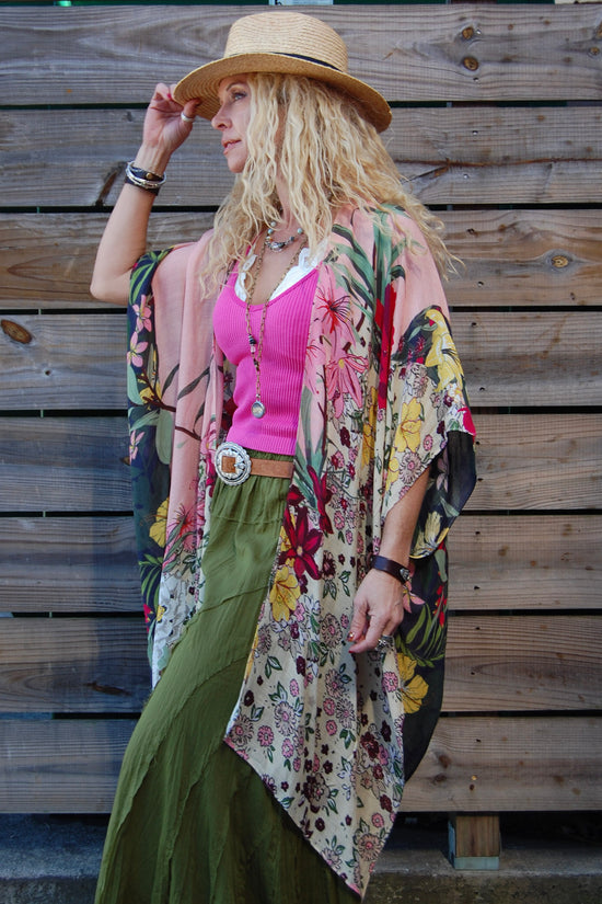 Zephyrlily Kimono in Pink