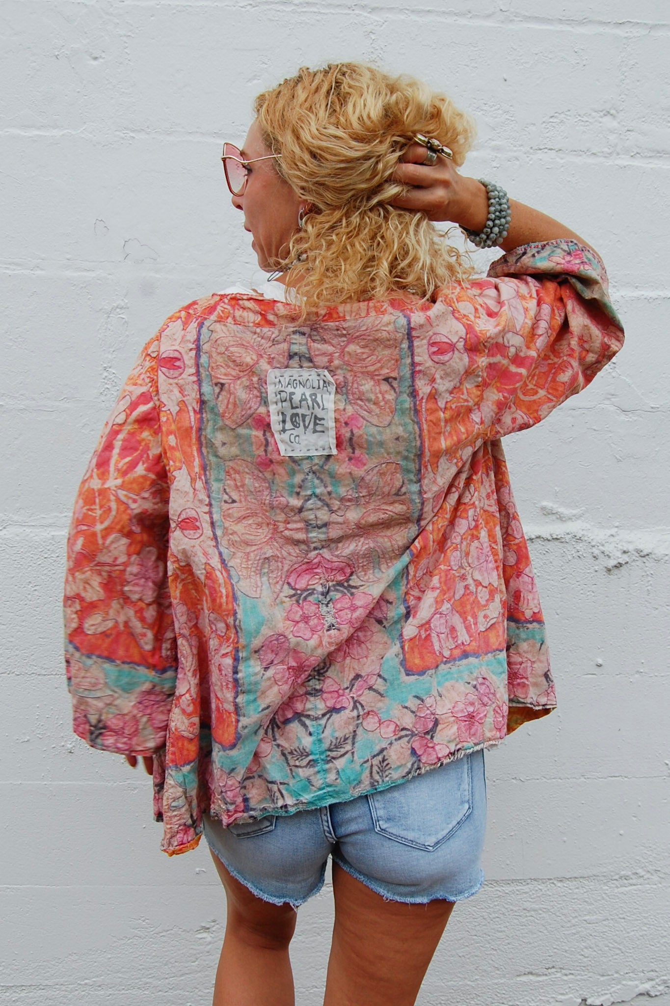 Magnolia Pearl Floral Isabeau Kimono in Shambala