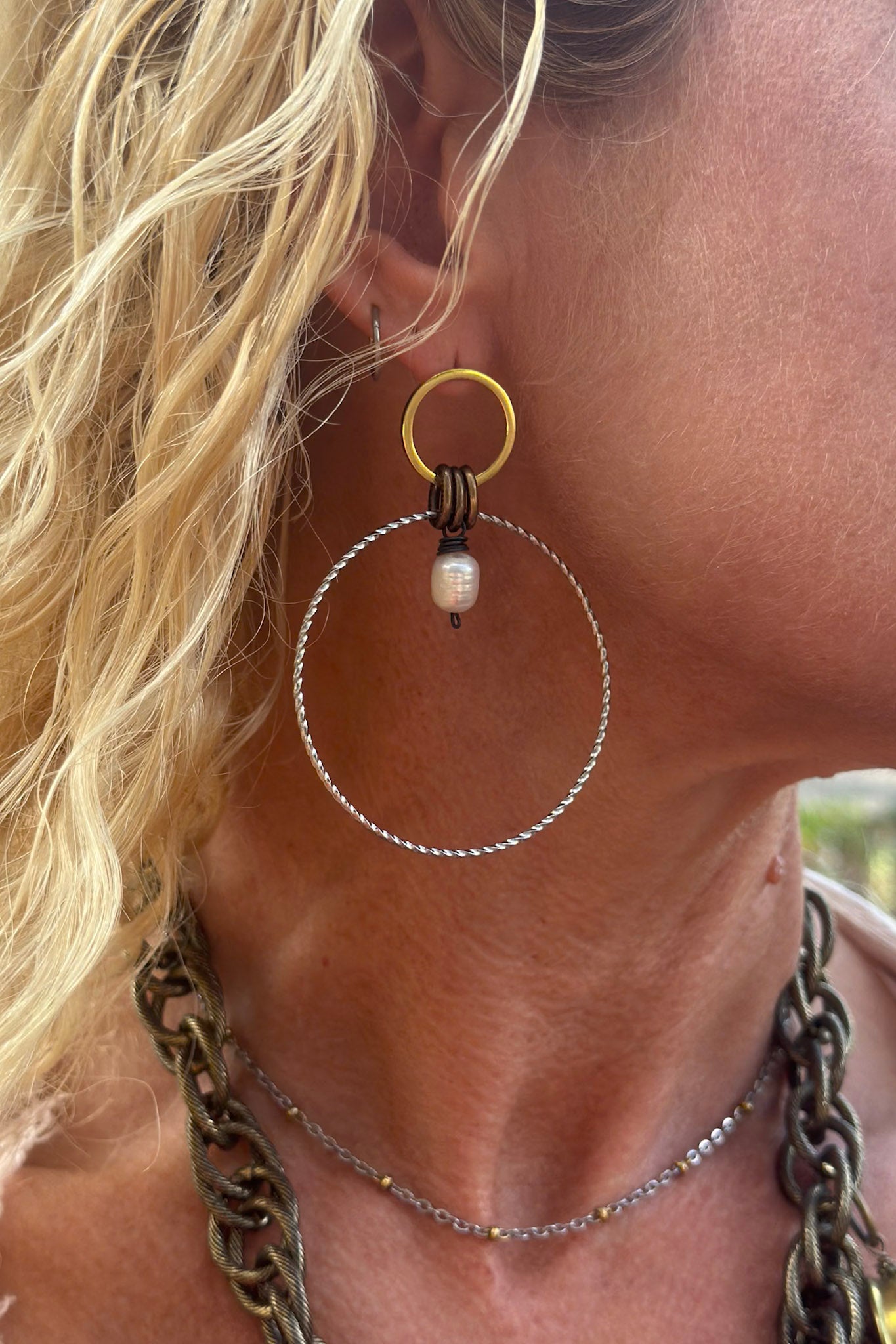 Spirit Lala Boho: 2 Circle Gold & Silver Earrings in Pearl