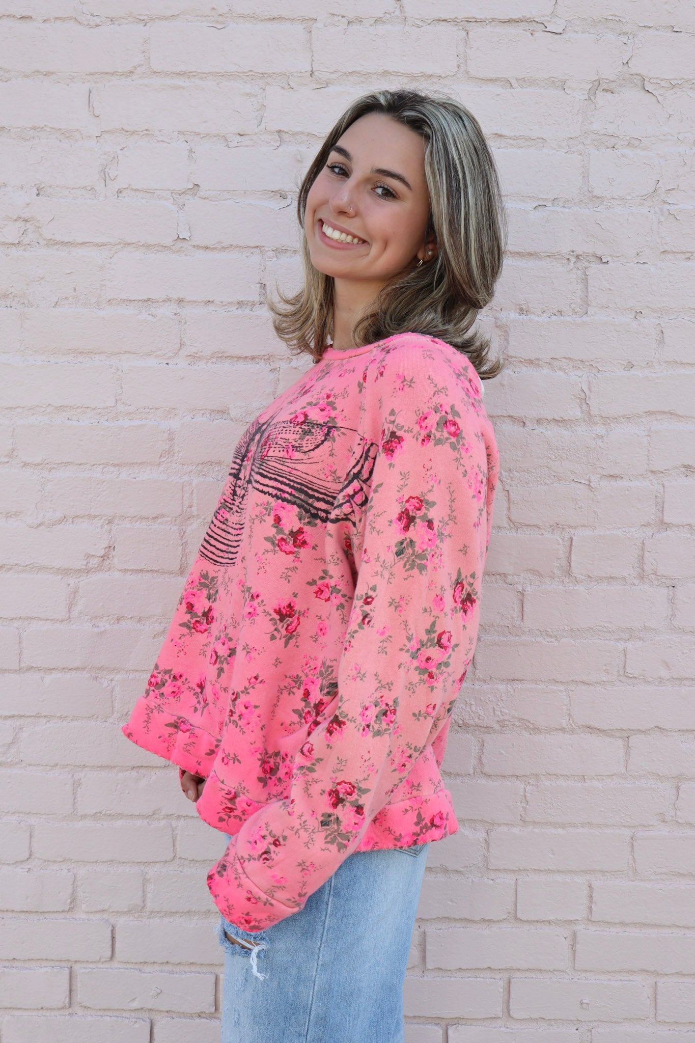 Magnolia Pearl Floral Hawk Richi Sweatshirt in Azalea Floral