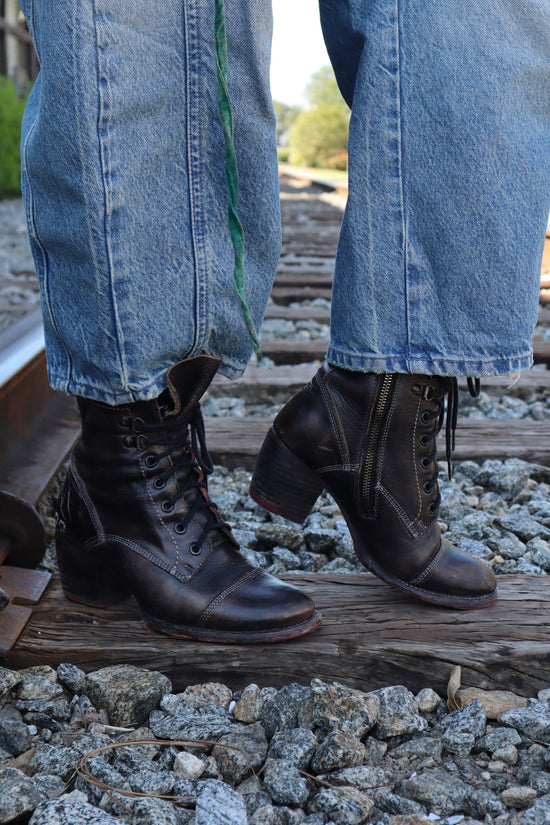 Bed Stu Judgement Boot in Black Rustic