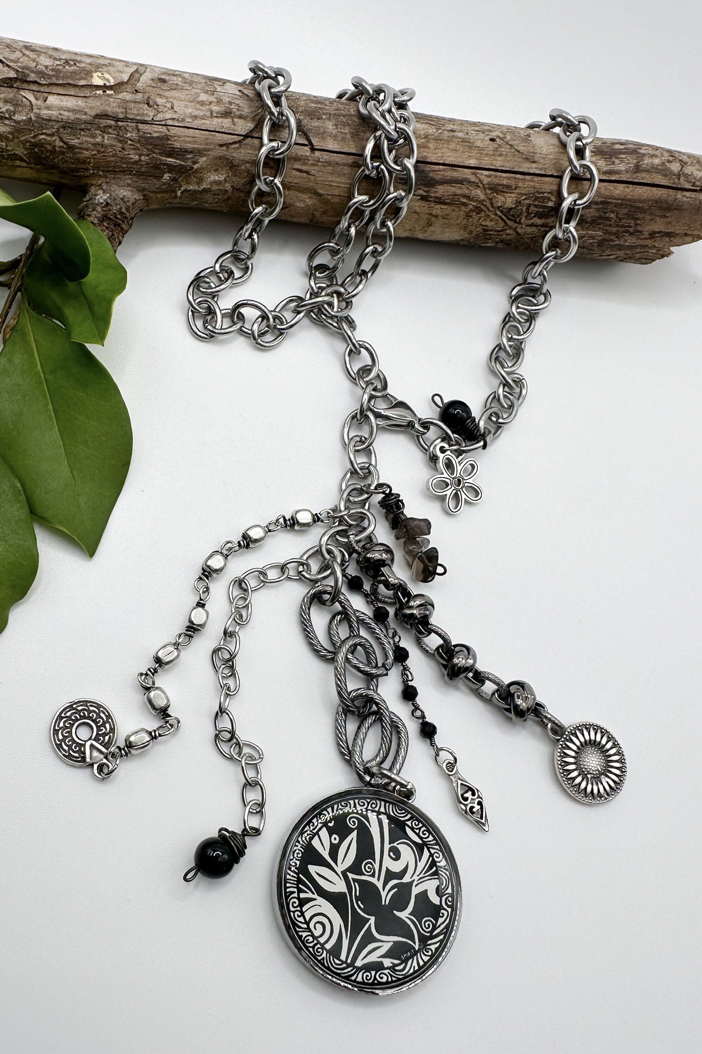 Spirit Lala: Rustic Chain Drop Black Abstract Flower Art Pendant Necklace