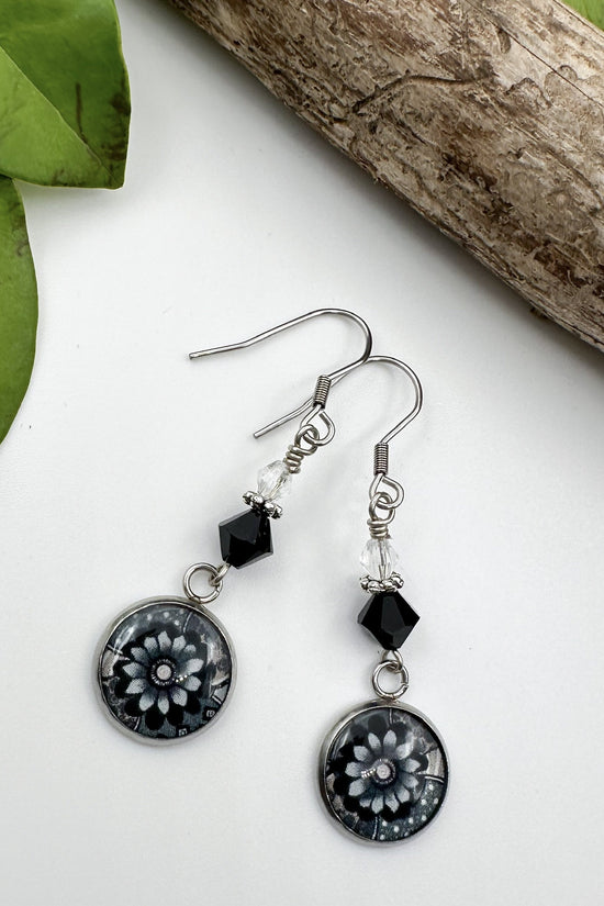 Spirit Lala: Grey Flower Circle Beaded Earrings