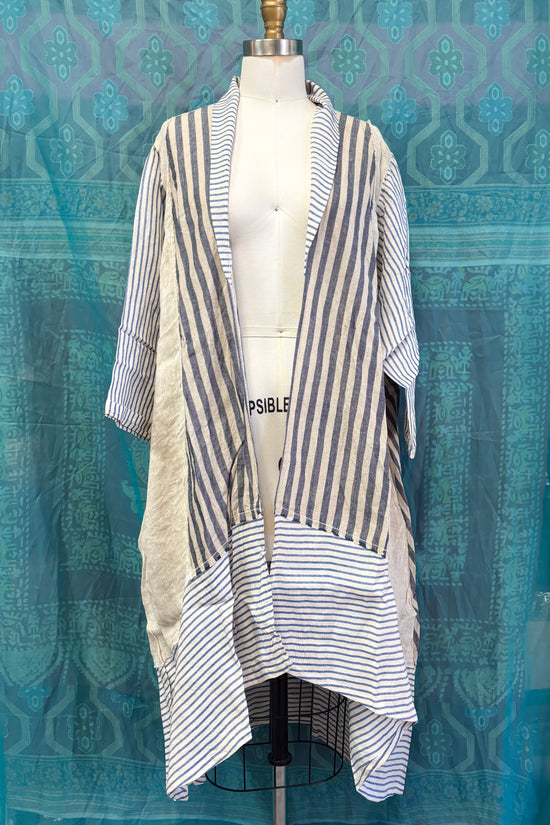 Vintage Queen Printed Jacket in Blue Stripped