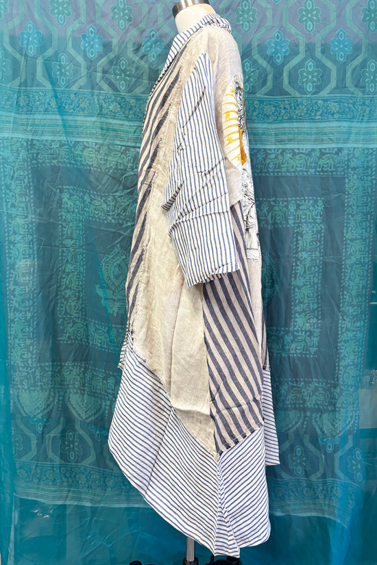 Vintage Queen Printed Jacket in Blue Stripped
