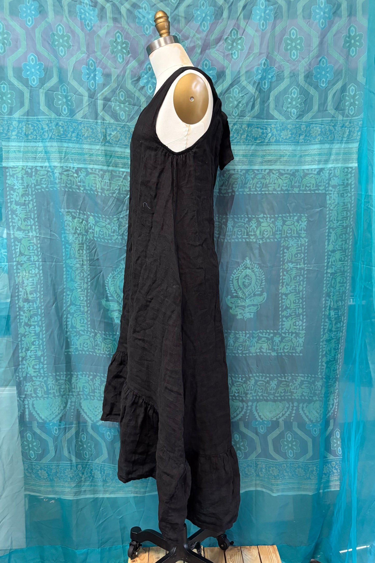 The Magnolia Dress in Black