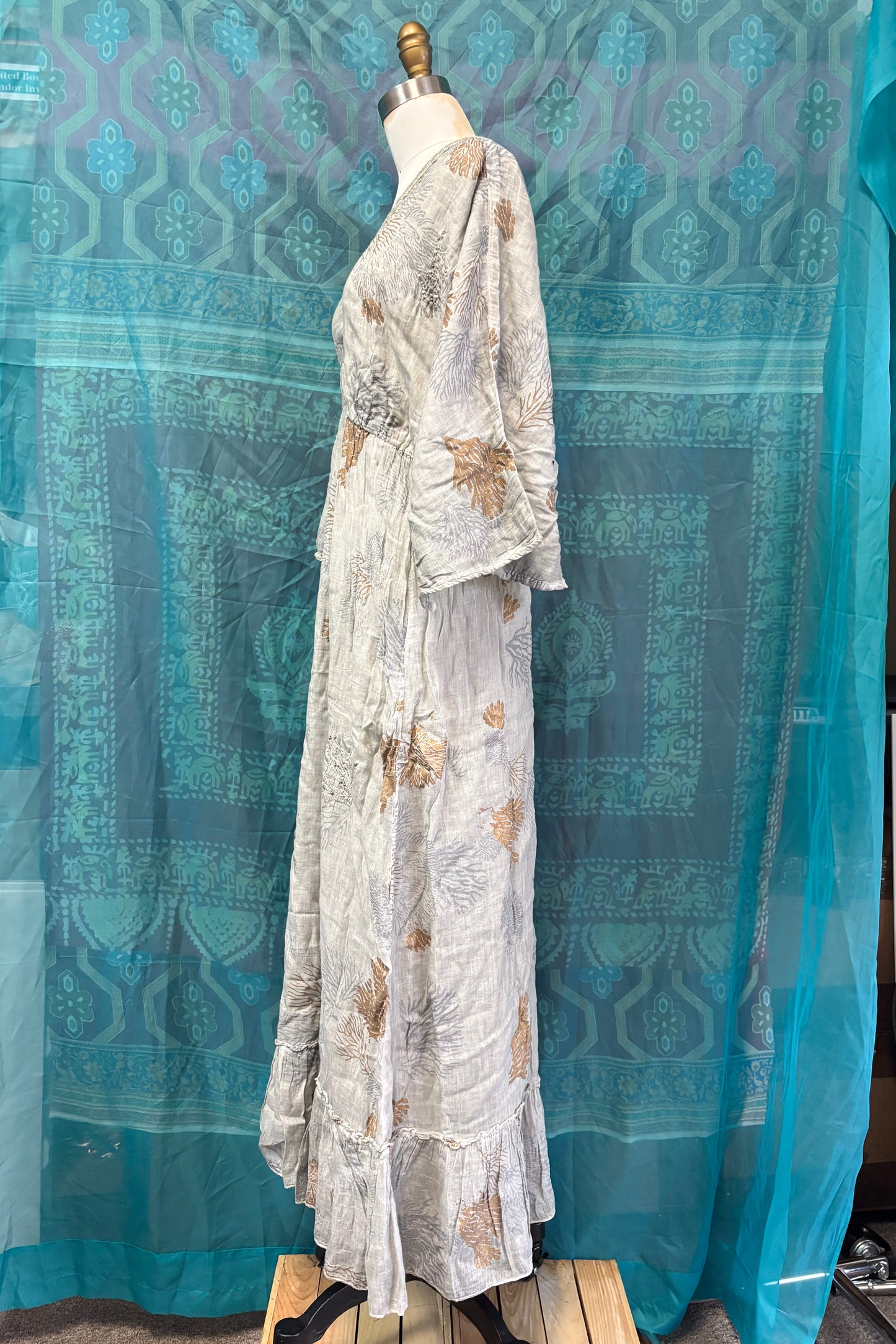 Delaware Coral Reef Maxi Dress in Light Grey