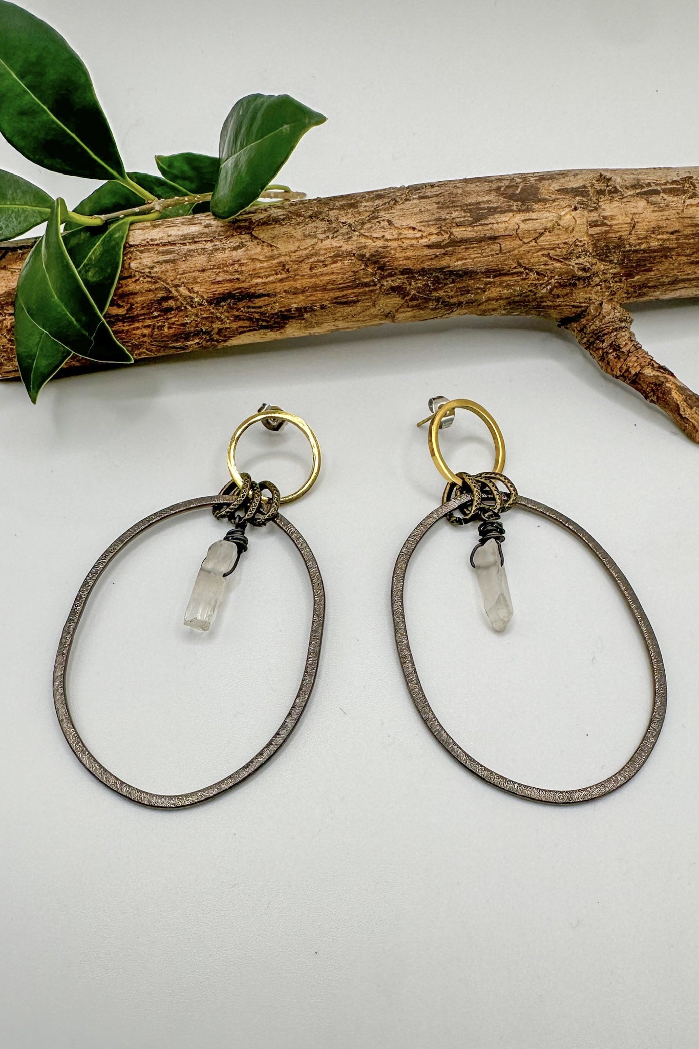 Spirit Lala Boho: 2 Circle Gold & Black Earrings in Quartz