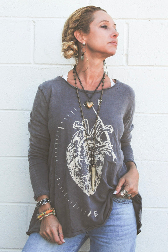 Load image into Gallery viewer, Magnolia Pearl Full Heart Dylan T in Ozzy - SpiritedBoutiques Boho Hippie Boutique Style Top, Magnolia Pearl
