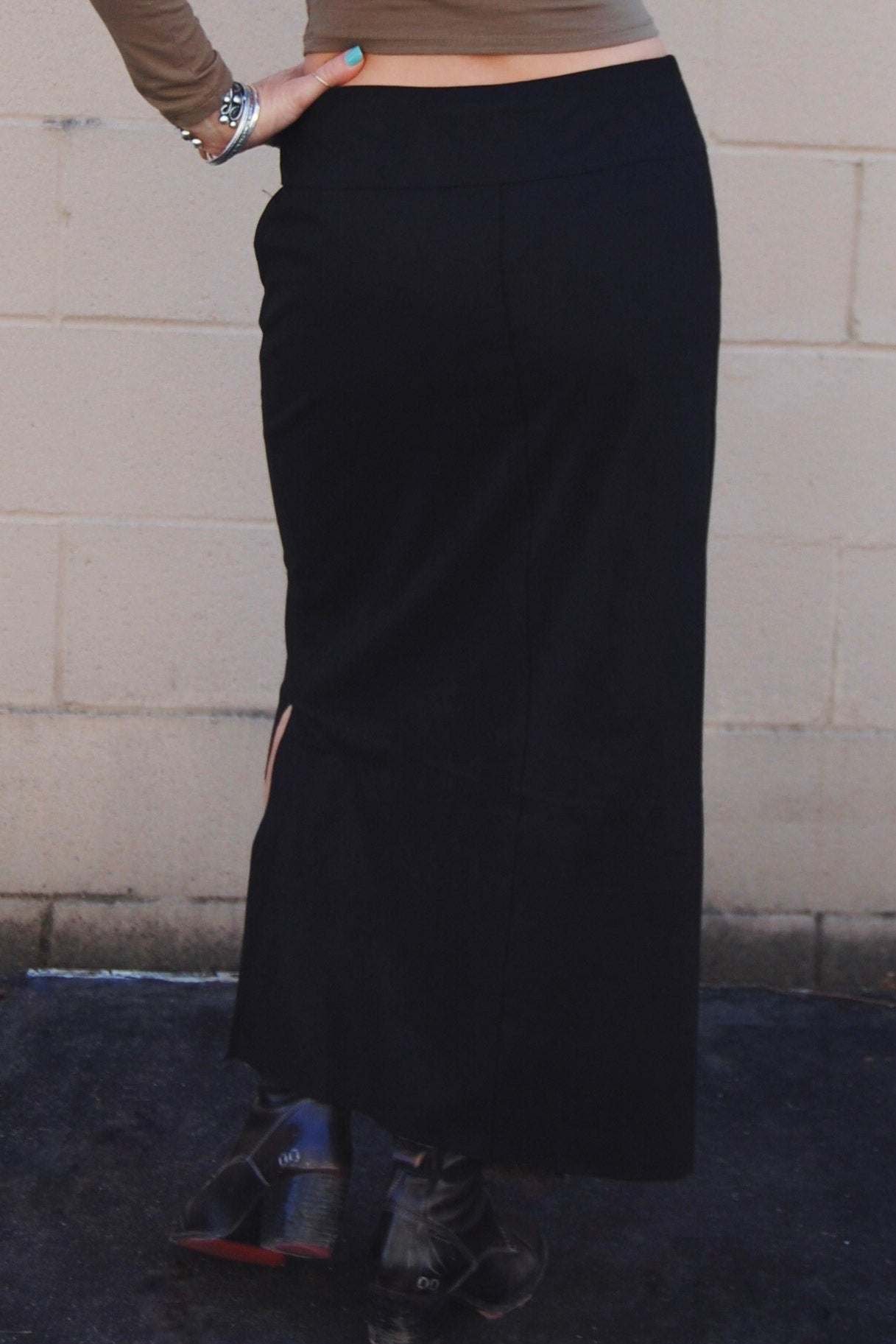 Load image into Gallery viewer, The Amelia Straight Skirt in Black
