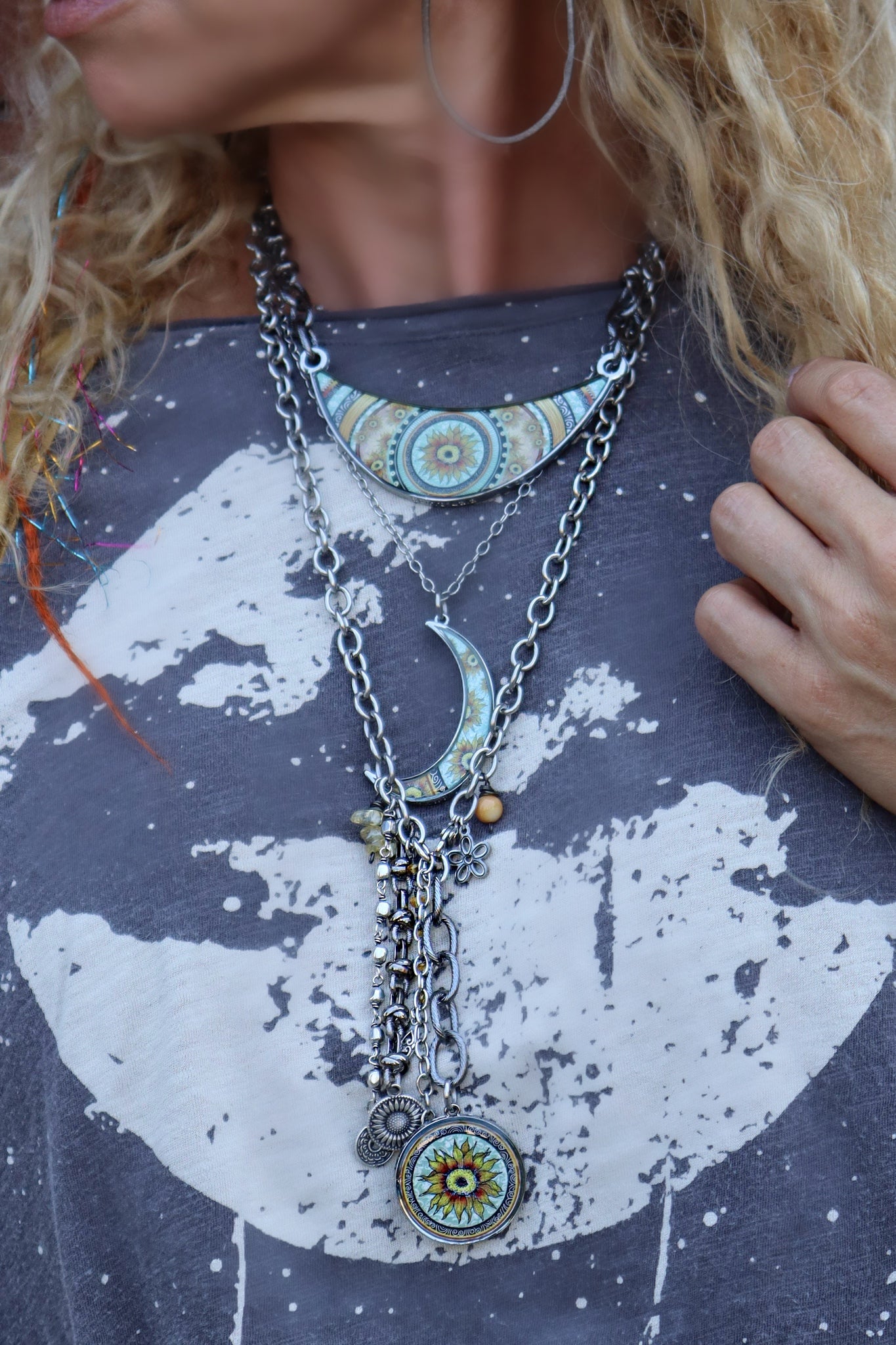 Spirit Lala: Rustic Chain Drop Green Sunflower Art Pendant Necklace