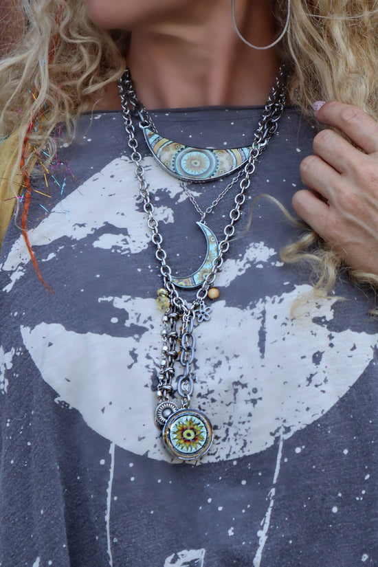 Spirit Lala: Rustic Chain Drop Green Sunflower Art Pendant Necklace