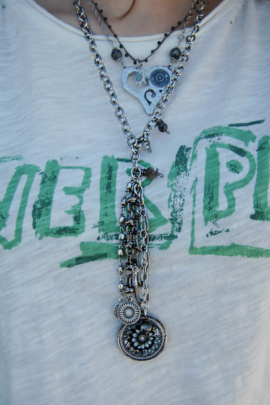 Spirit Lala: Rustic Chain Drop Grey Flower Art Pendant Necklace