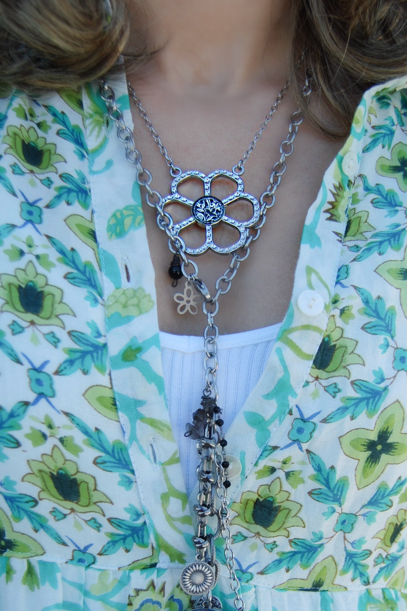 Spirit Lala: Abstract Black Flower Stainless Flower Pendant Necklace