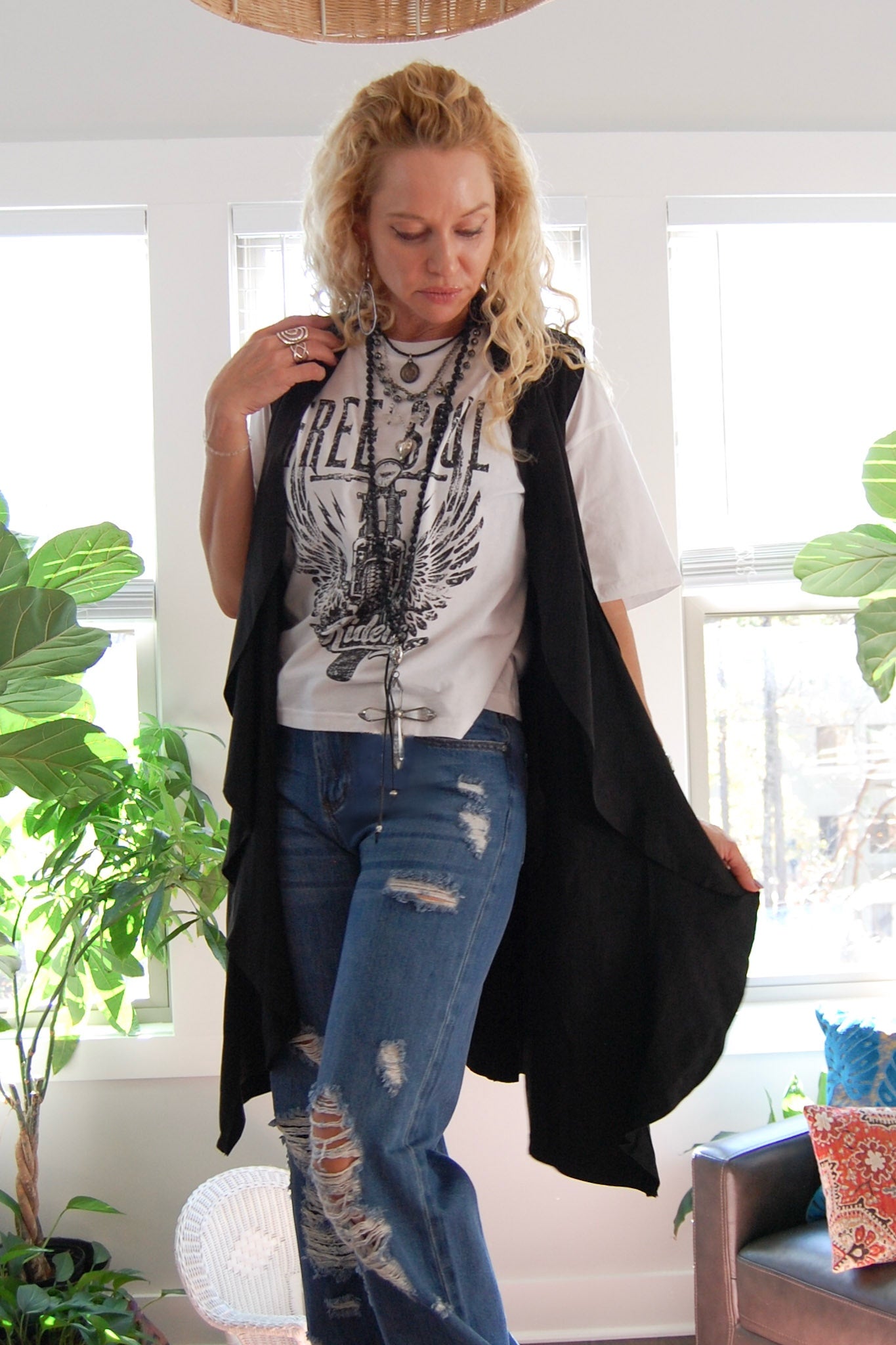 Final Sale The Farrah Faux Suede Vest in Black