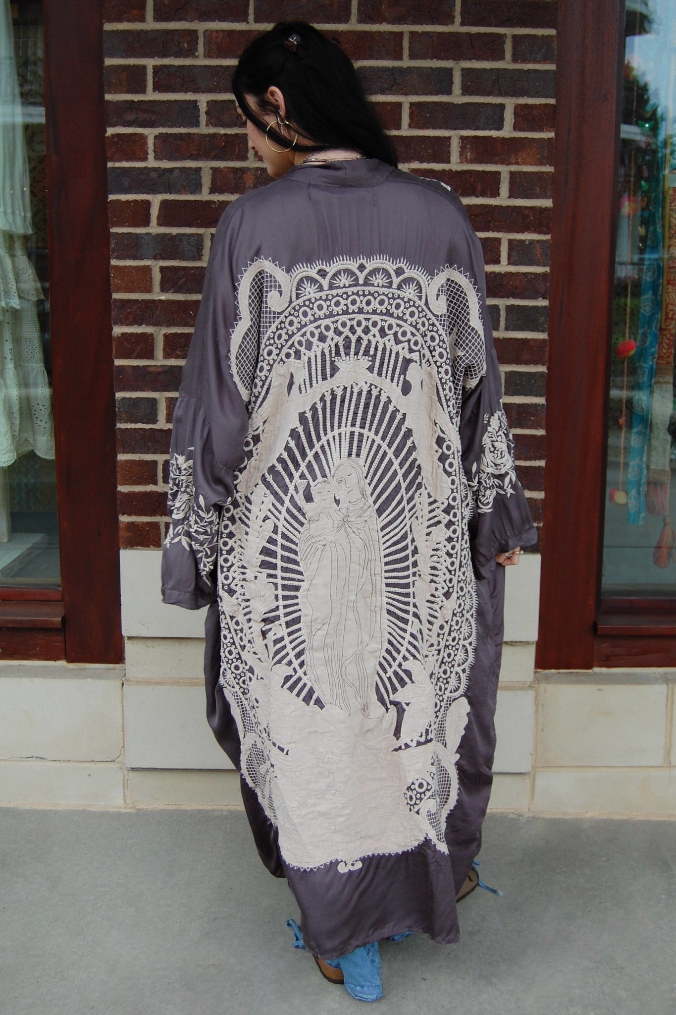 Magnolia Pearl Applique Blessed Kimono in Midnight