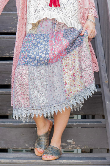 Load image into Gallery viewer, The Fawn Lace Skirt in Grey - SpiritedBoutiques Boho Hippie Boutique Style Skirt, Young Threads
