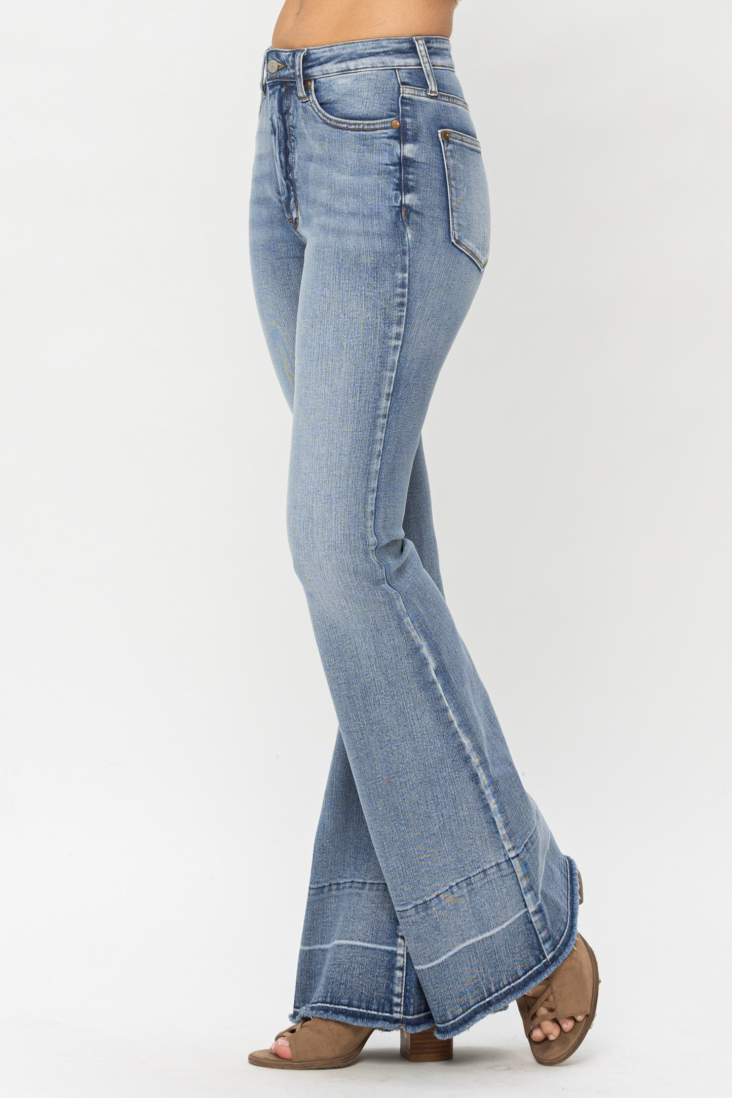 Tina  Flare Jeans in Medium Wash