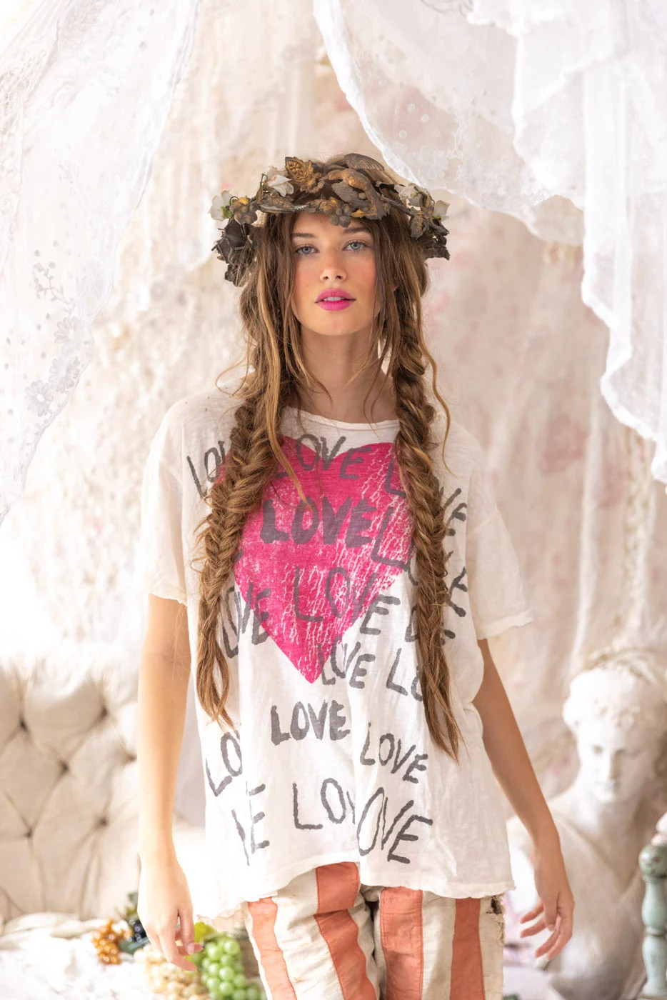 Magnolia Pearl Season Of Love Amor Tee in Dragonfruit