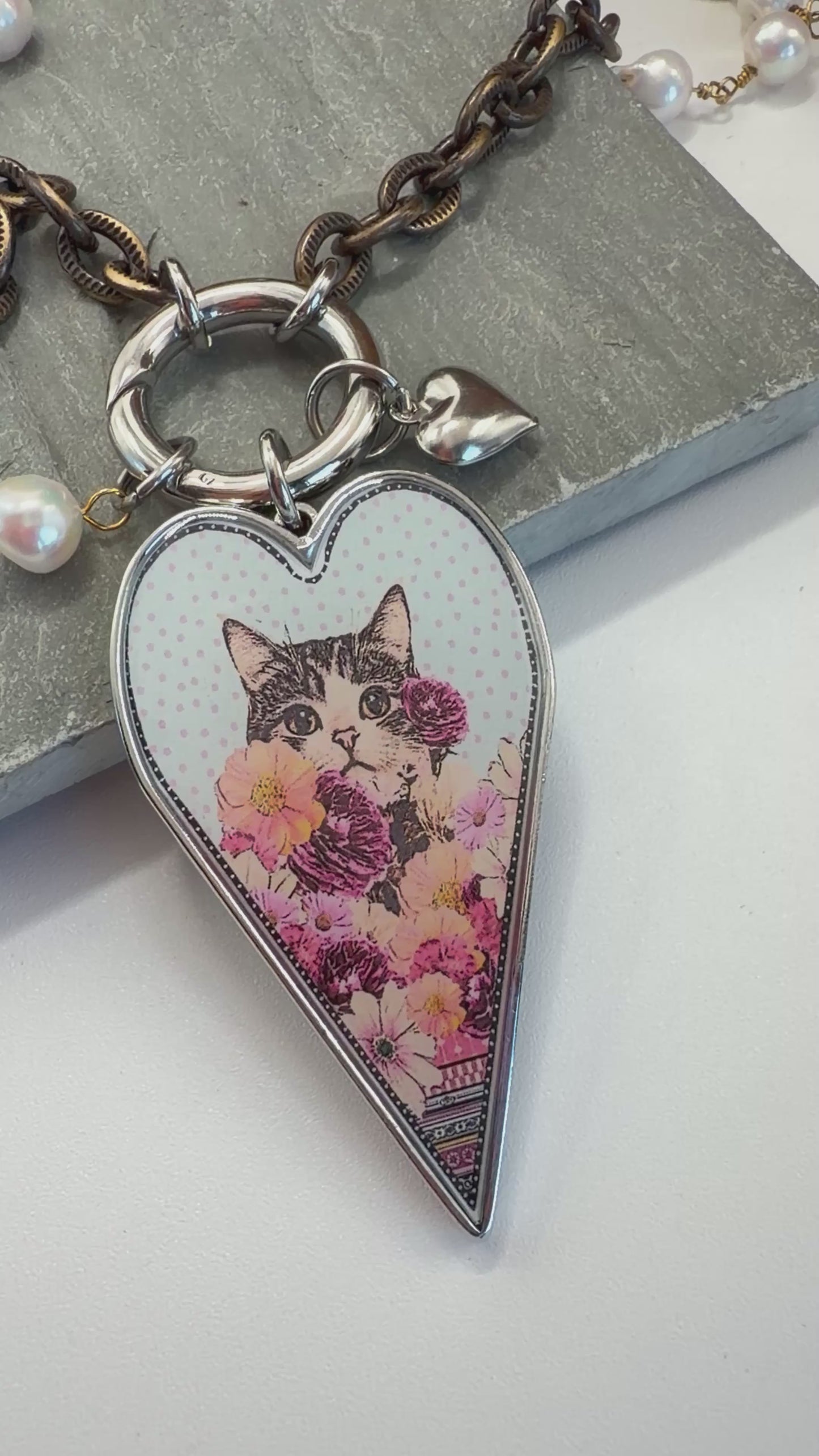 Spirit Lala: Cat Pop Art Heart Open Circle Crystal Chain Necklace