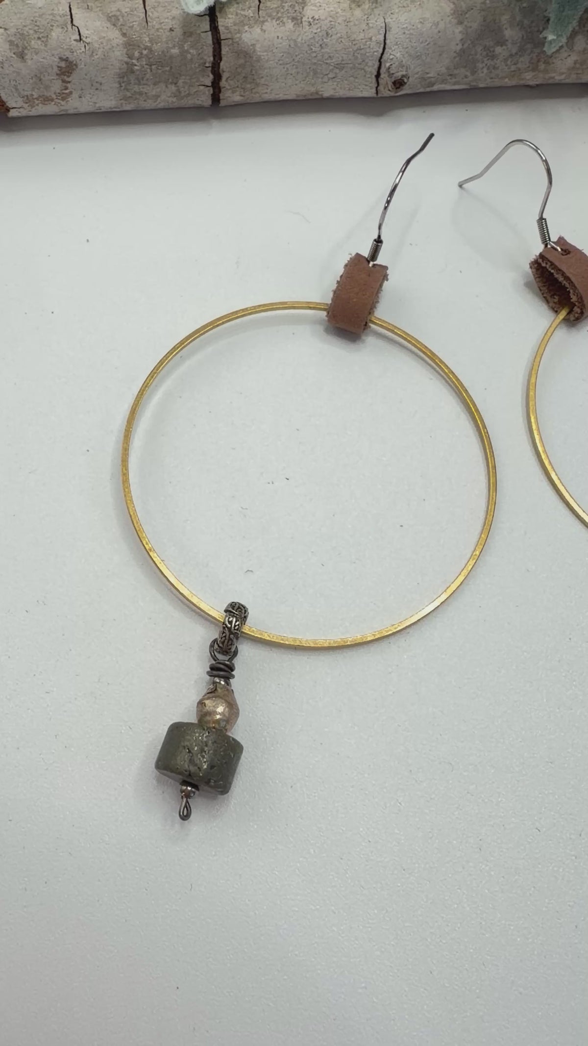 Spirit Lala Boho: Statement Ring Leather Pyrite Drop Earrings