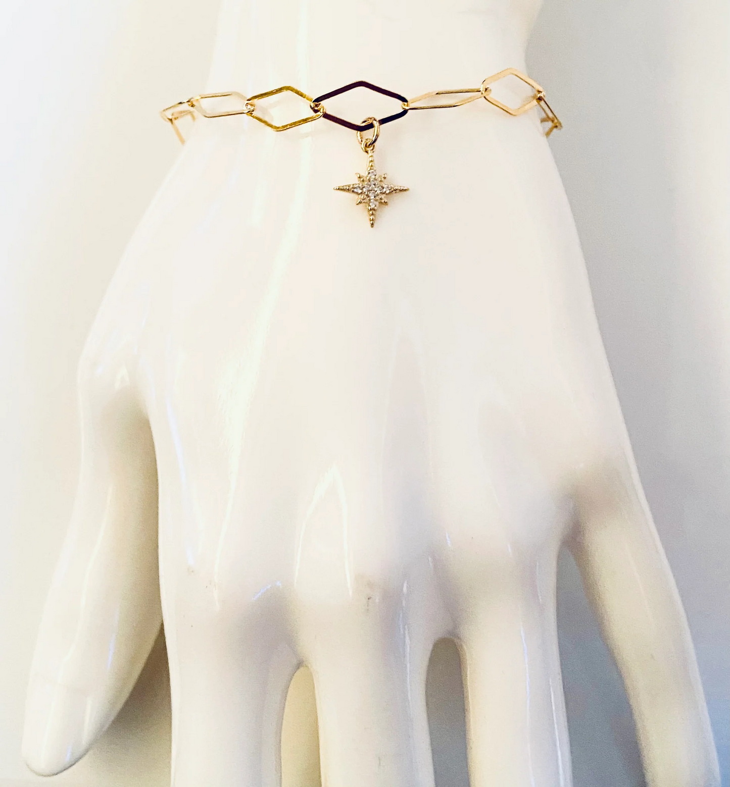 Load image into Gallery viewer, The Simple Diamond Star Charm Bracelet in Gold - SpiritedBoutiques Boho Hippie Boutique Style Bracelet, Modern Opus
