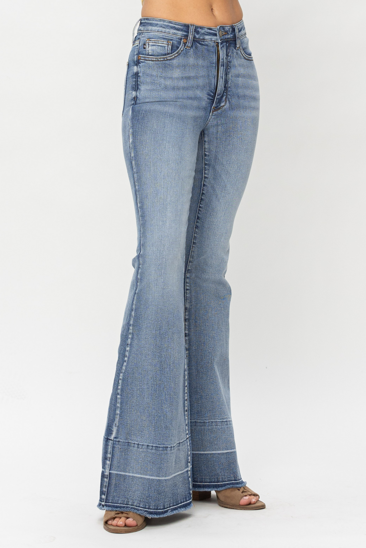 Tina  Flare Jeans in Medium Wash